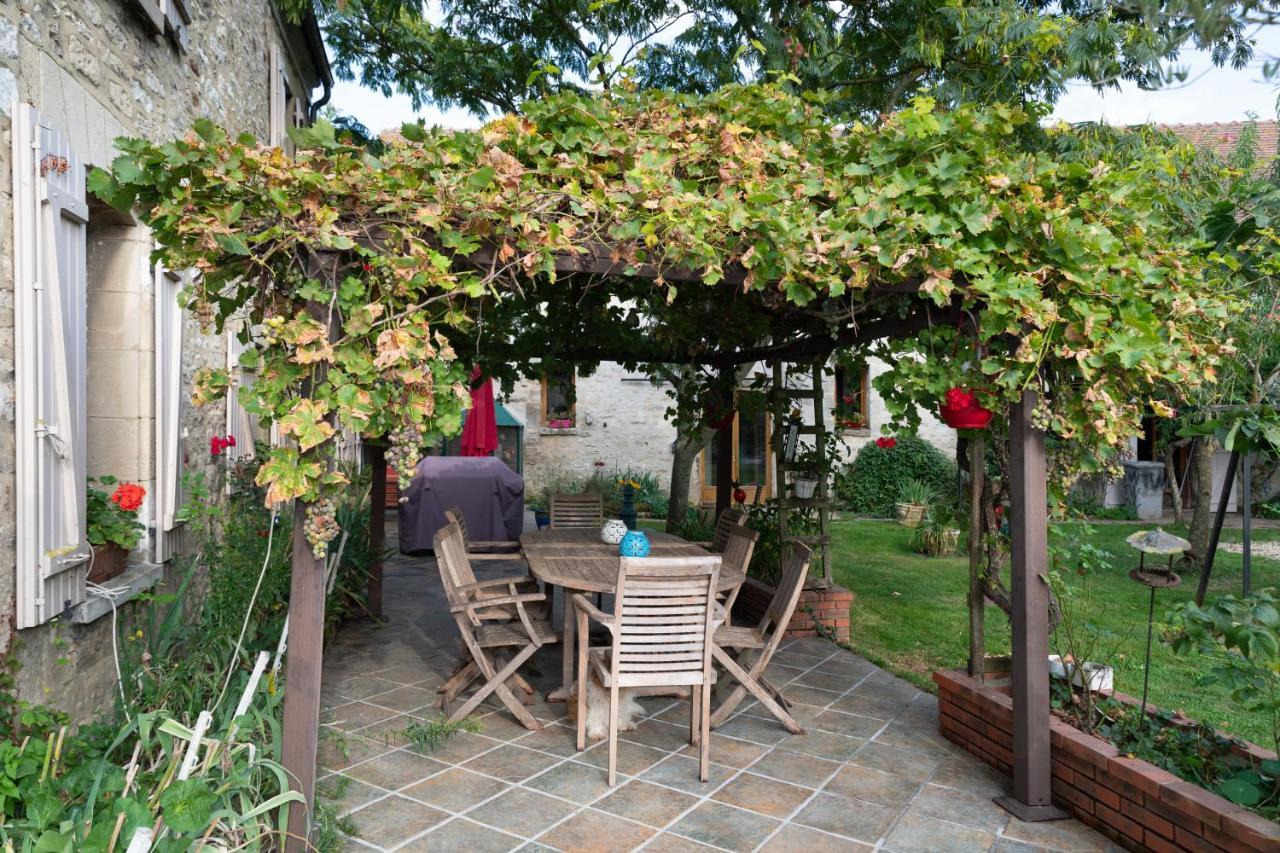 Ferienwohnung La Ferme Des Nonains Montjavoult Exterior foto